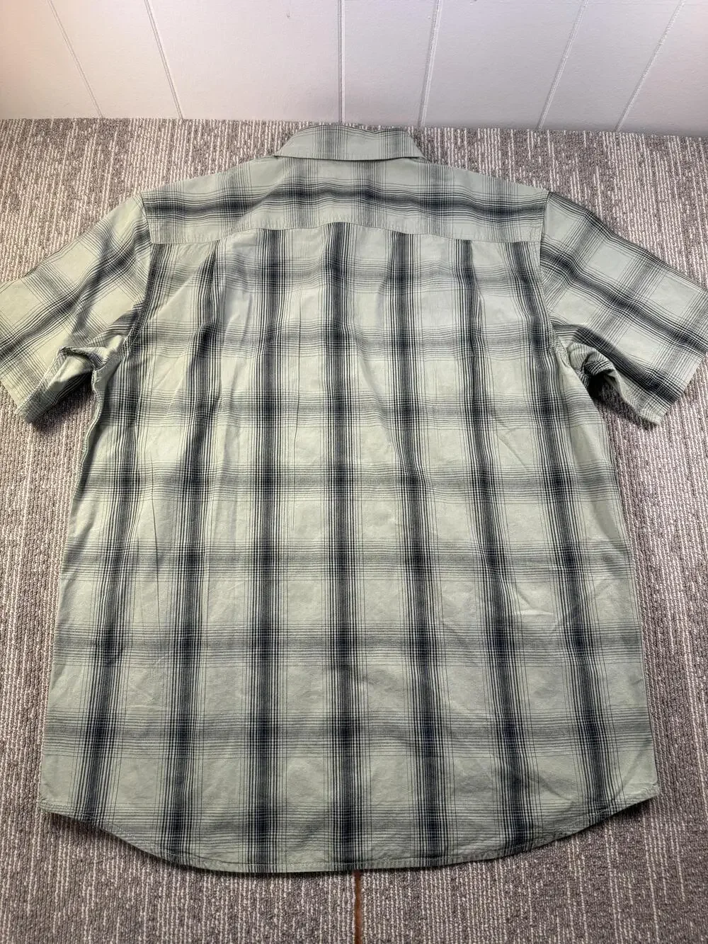 Carhartt Shirt Mens Large Green Plaid Short Sleeve Button Up Relaxed Fit Casual